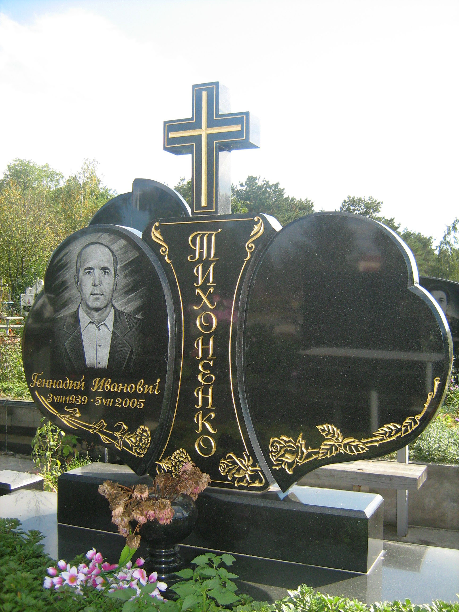 Двойные памятники из гранита