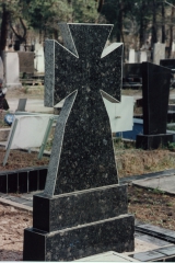 Гранитные кресты