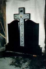 Гранитные кресты