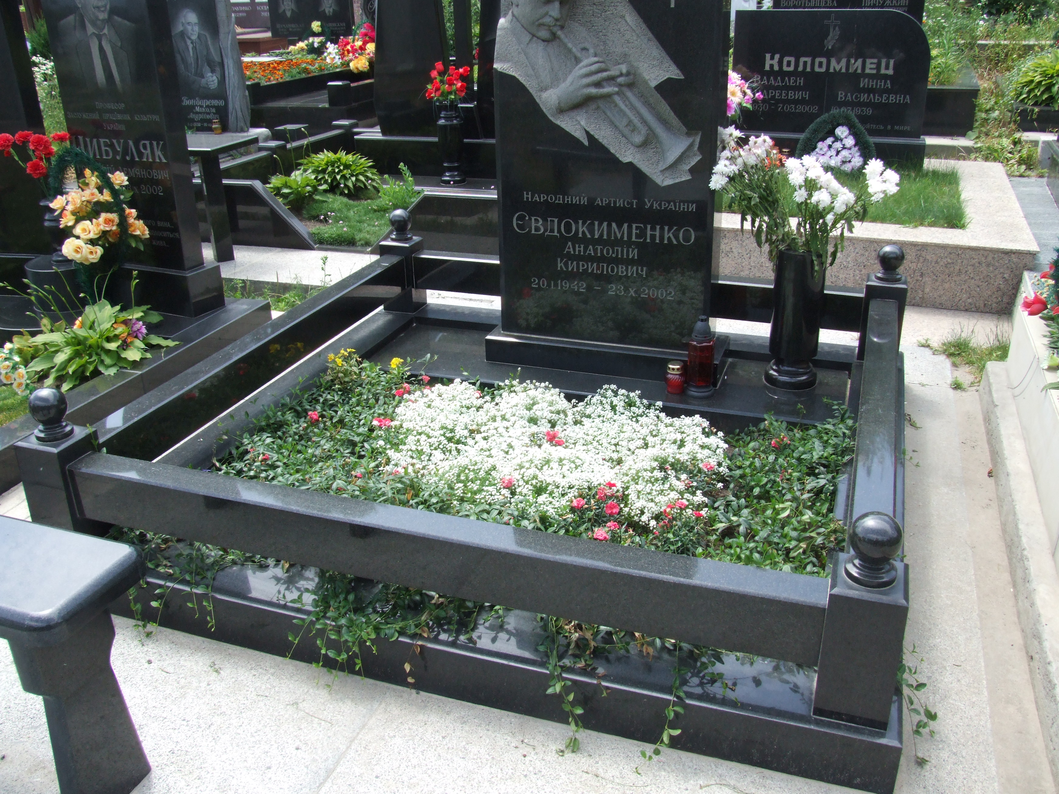 Гранитные ограды