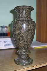 Вазы из гранита