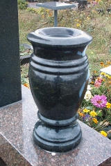 Вазы из габбро